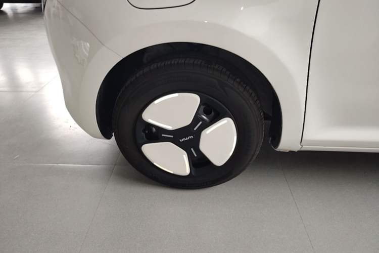 Used CHANGAN NEVO Lumin 2024 130km Qingyue Version Left Front Wheel Hub