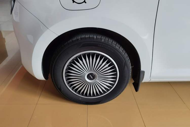 Used CHANGAN NEVO Lumin 2024 130km Qingyue Version Left Front Wheel Hub