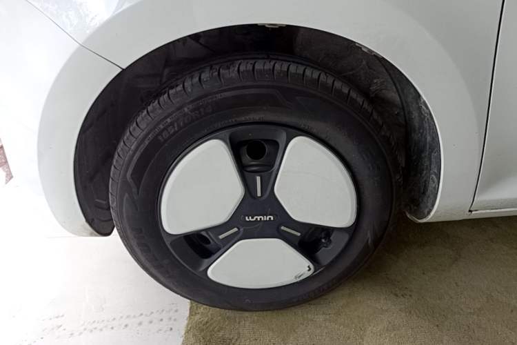 Used CHANGAN NEVO Lumin 2024 130km Qingyue Version Left Front Wheel Hub