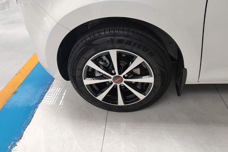Used CHANGAN NEVO Lumin 2024 205km Orange Wind Edition Left Front Wheel Hub