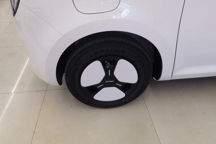 Used CHANGAN NEVO Lumin 2024 130km Qingyue Version Left Front Wheel Hub