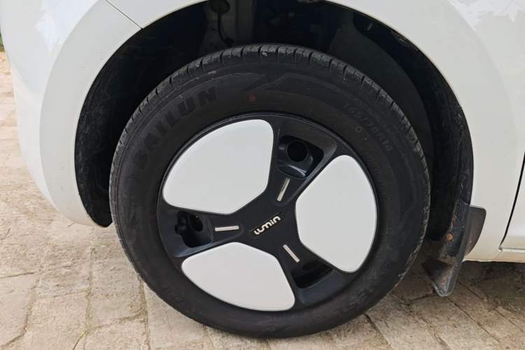 Used CHANGAN NEVO Lumin 2024 130km Qingyue Version Left Front Wheel Hub