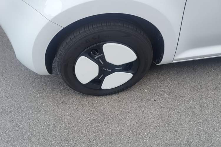 Used CHANGAN NEVO Lumin 2024 130km Qingyue Version Left Front Wheel Hub