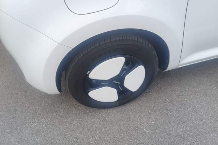 Used CHANGAN NEVO Lumin 2024 130km Qingyue Version Left Front Wheel Hub