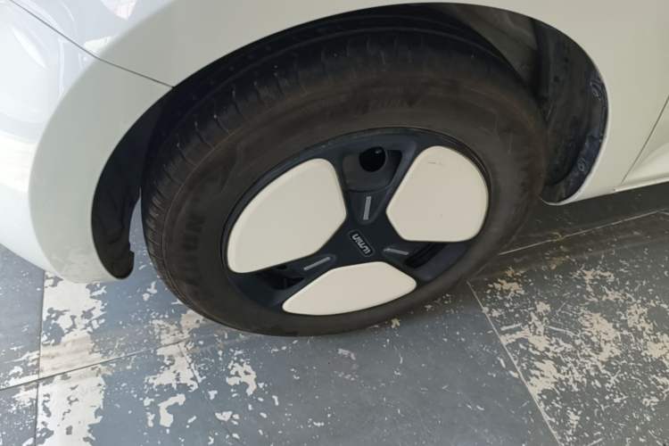 Used CHANGAN NEVO Lumin 2024 130km Qingyue Version Left Front Wheel Hub