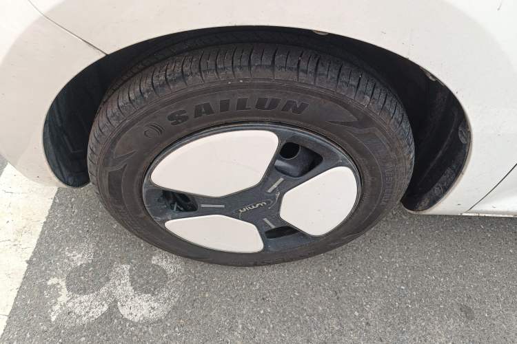 Used CHANGAN NEVO Lumin 2024 205km Orange Wind Edition Left Front Wheel Hub