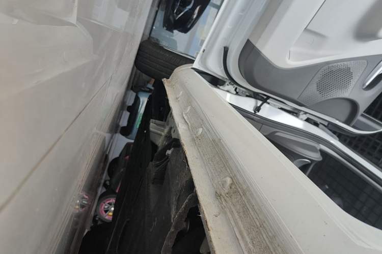 Used CHANGAN NEVO Lumin 2024 205km Orange Wind Edition Left Side Sill