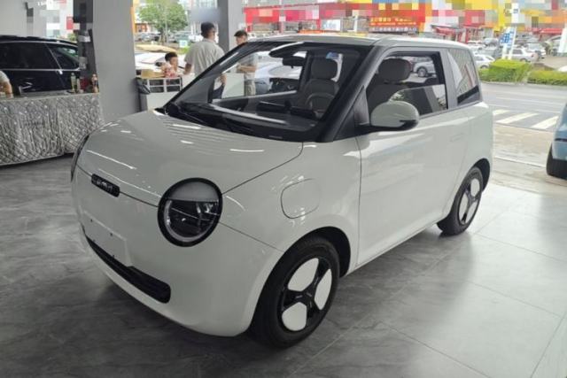 Używany CHANGAN NEVO Lumin 2024 205km Orange Wind Edition