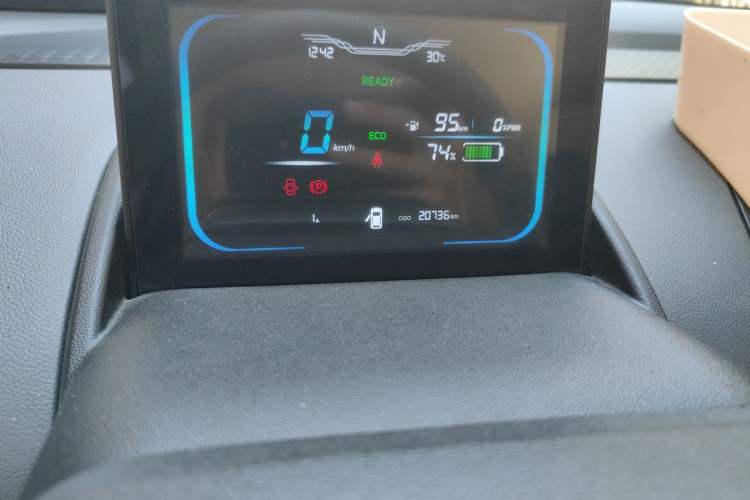 Used CHANGAN NEVO Lumin 2024 130km Qingyue Version Odometer Close Up