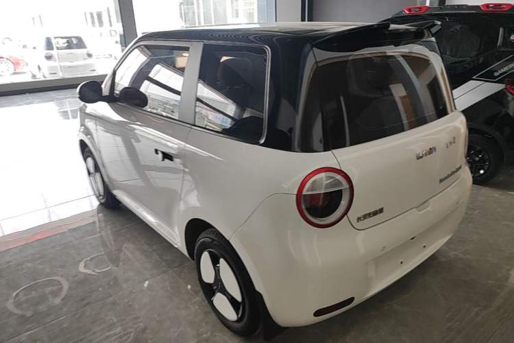 Used CHANGAN NEVO Lumin 2024 301km Orange Wind Edition Rear Left 45 Deg