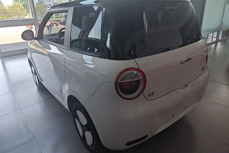 Used CHANGAN NEVO Lumin 2024 301km Orange Wind Edition Rear Left 45 Deg