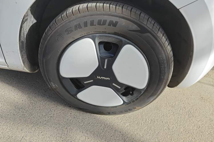 Used CHANGAN NEVO Lumin 2024 130km Qingyue Version Right Front Wheel Hub