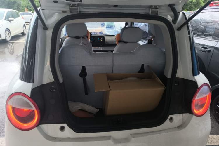 Used CHANGAN NEVO Lumin 2024 301km Orange Wind Edition Trunk