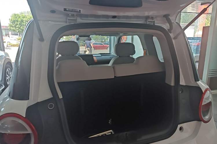 Used CHANGAN NEVO Lumin 2024 301km Orange Wind Edition Trunk