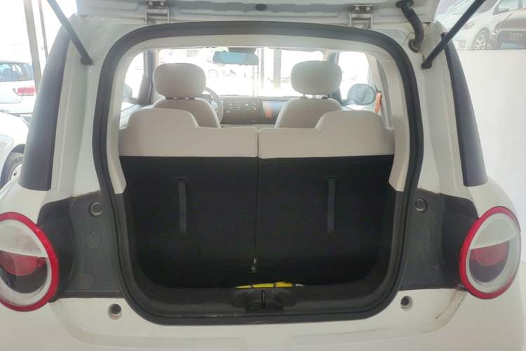 Used CHANGAN NEVO Lumin 2024 205km Orange Wind Edition Trunk