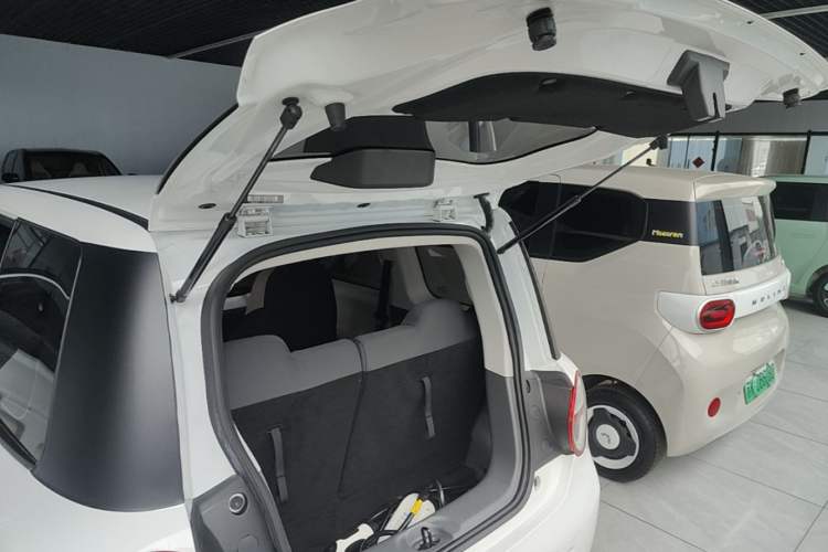 Used CHANGAN NEVO Lumin 2024 205km Orange Wind Edition Trunk