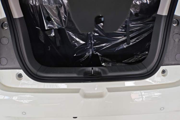 Used CHANGAN NEVO Lumin 2024 130km Qingyue Version Trunk