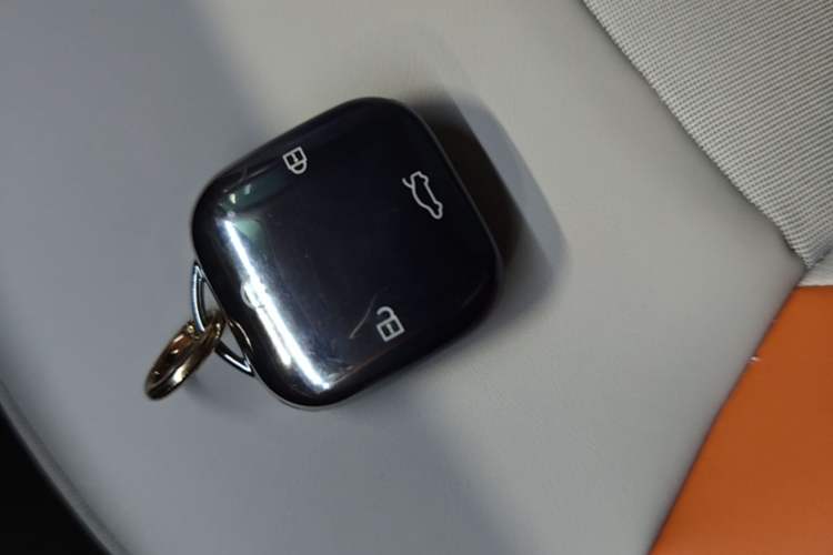 Used CHANGAN NEVO Lumin 2024 205km Orange Wind Edition Vehicle Key