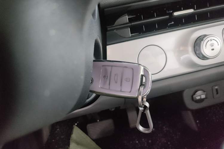 Used CHANGAN NEVO Lumin 2024 205km Launch Edition Vehicle Key