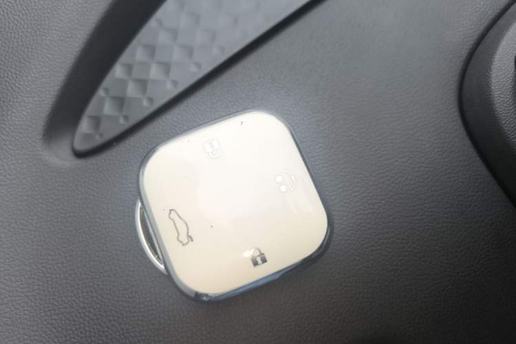 Used CHANGAN NEVO Lumin 2024 301km Orange Wind Edition Vehicle Key