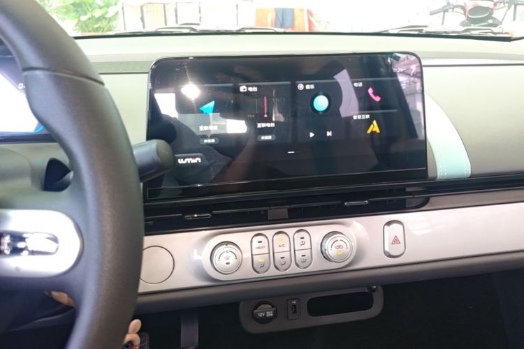 Used CHANGAN NEVO Lumin 2024 205km Orange Wind Edition Audio And AC Panel