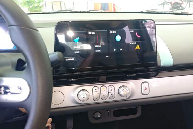 Used CHANGAN NEVO Lumin 2024 205km Orange Wind Edition Audio And AC Panel