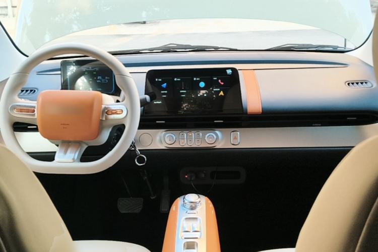 Used CHANGAN NEVO Lumin 2024 205km Orange Wind Edition Center Console