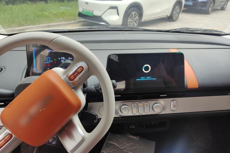 Used CHANGAN NEVO Lumin 2024 205km Orange Wind Edition Center Console