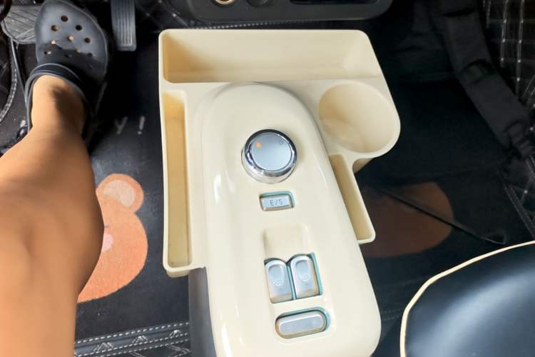 Used CHANGAN NEVO Lumin 2024 205km Launch Edition Gear Lever