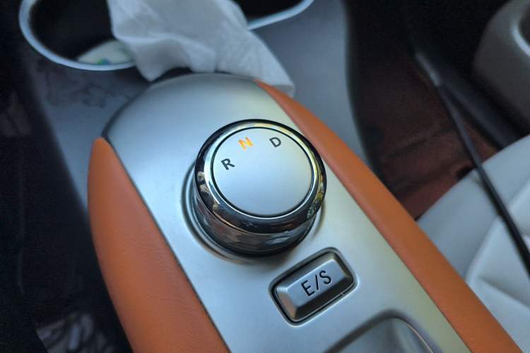 Used CHANGAN NEVO Lumin 2024 301km Orange Wind Edition Gear Lever