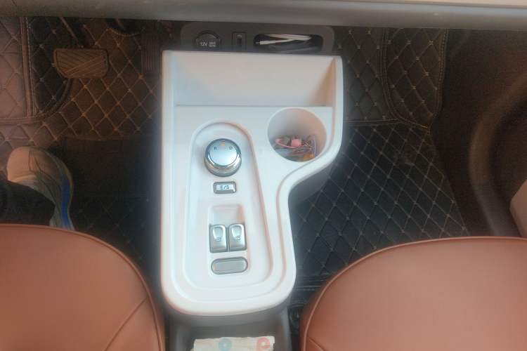 Used CHANGAN NEVO Lumin 2024 205km Launch Edition Gear Lever