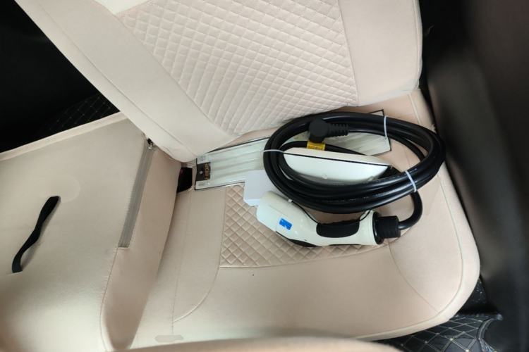 Used CHANGAN NEVO Lumin 2024 301km Orange Wind Edition Left Rear Seat