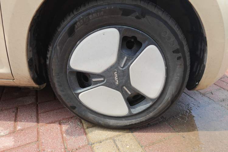 Used CHANGAN NEVO Lumin 2024 205km Orange Wind Edition Right Front Wheel Hub