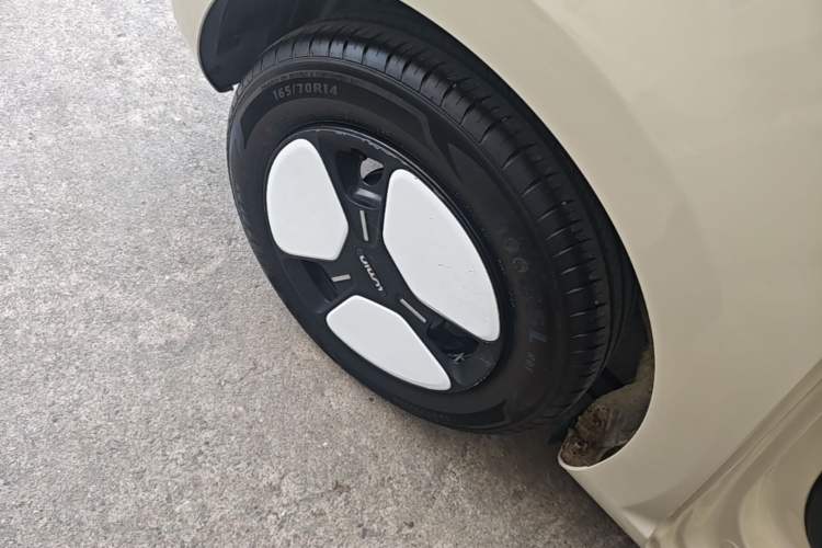 Used CHANGAN NEVO Lumin 2024 205km Orange Wind Edition Right Rear Wheel Hub