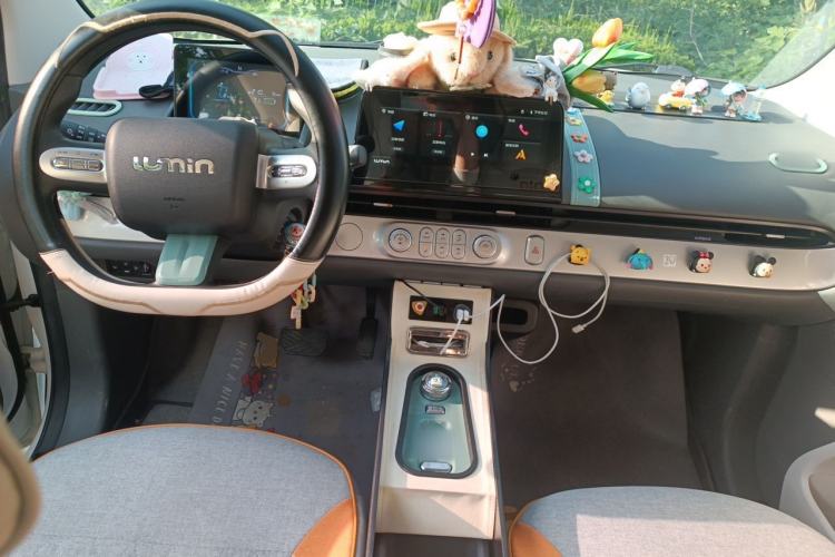 Used CHANGAN NEVO Lumin 2025 301km Honey Dew Edition Center Console