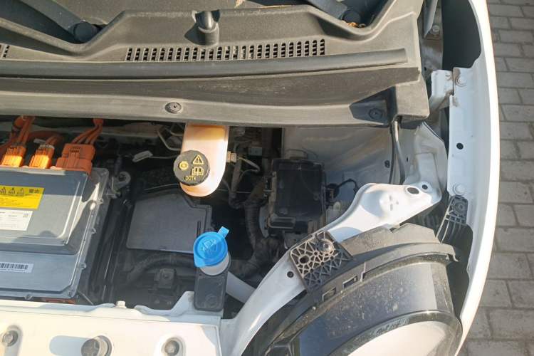 Used CHANGAN NEVO Lumin 2025 301km Honey Dew Edition Engine Bay Left