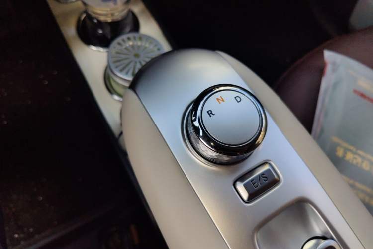 Used CHANGAN NEVO Lumin 2025 205 km Xiangqin Version Gear Lever