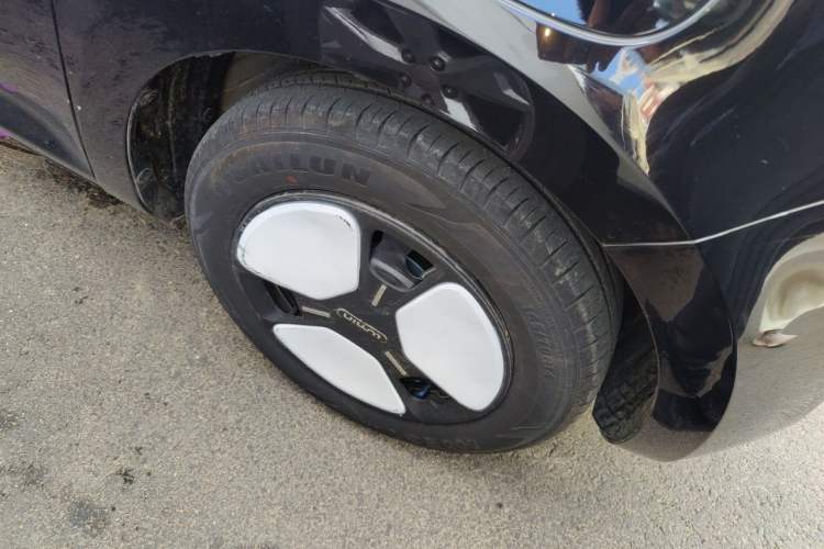 Used CHANGAN NEVO Lumin 2025 205 km Xiangqin Version Right Front Wheel Hub