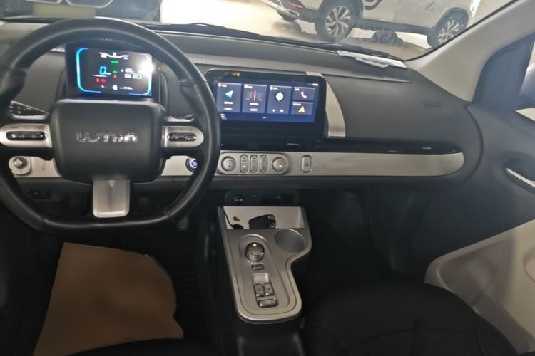 Used CHANGAN NEVO Lumin 2025 205km Refreshing Edition Center Console