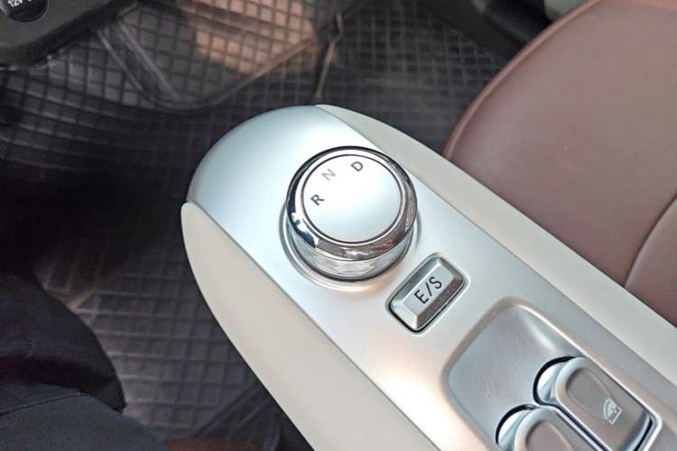 Used CHANGAN NEVO Lumin 2025 205 km Xiangqin Version Gear Lever