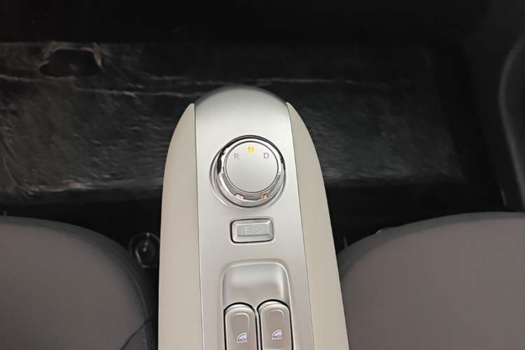 Used CHANGAN NEVO Lumin 2025 205 km Xiangqin Version Gear Lever