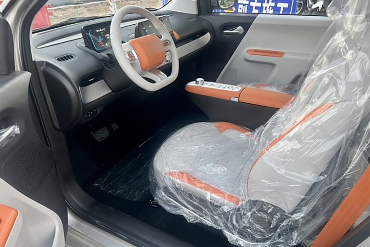 Used CHANGAN NEVO Lumin 2025 301km Honey Dew Edition Interior 2