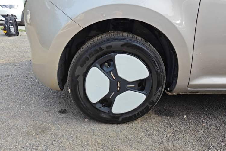 Used CHANGAN NEVO Lumin 2025 205 km Xiangqin Version Left Front Wheel Hub
