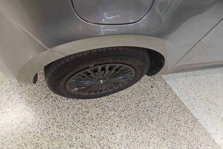 Used CHANGAN NEVO Lumin 2025 205 km Xiangqin Version Left Front Wheel Hub