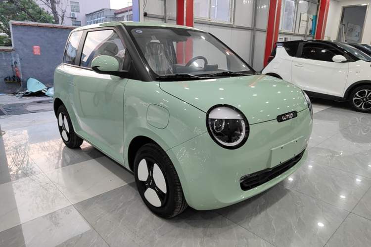 Used CHANGAN NEVO Lumin 2025 205 km Xiangqin Version Front Right 45 Deg