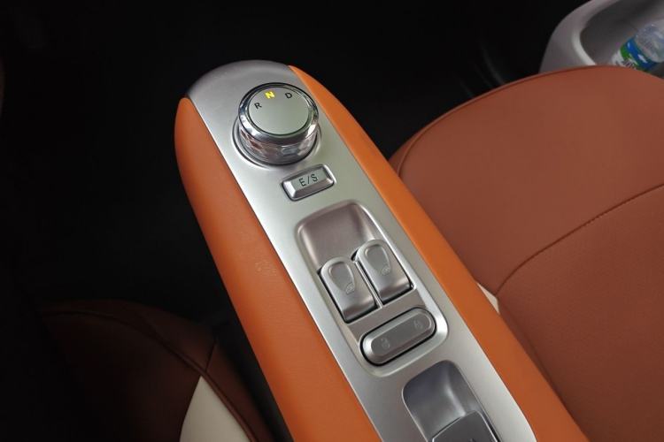 Used CHANGAN NEVO Lumin 2025 205 km Xiangqin Version Gear Lever