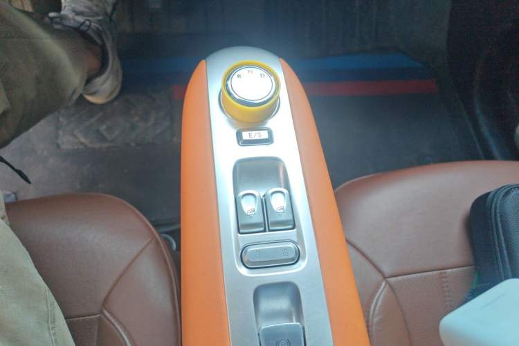 Used CHANGAN NEVO Lumin 2025 301km Honey Dew Edition Gear Lever