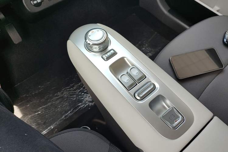 Used CHANGAN NEVO Lumin 2025 205 km Xiangqin Version Gear Lever