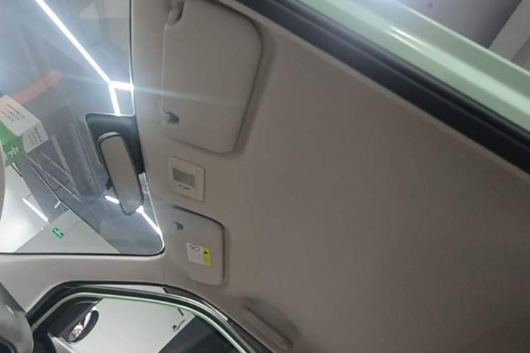 Used CHANGAN NEVO Lumin 2025 301km Honey Dew Edition Headliner