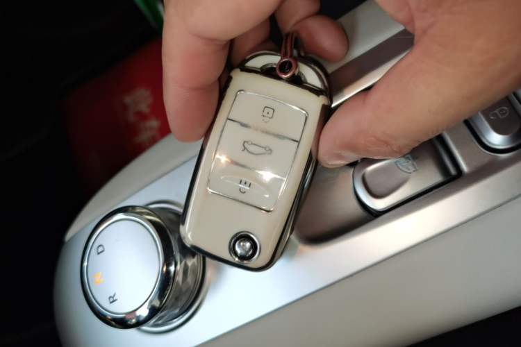 Used CHANGAN NEVO Lumin 2025 205 km Xiangqin Version Interior 1